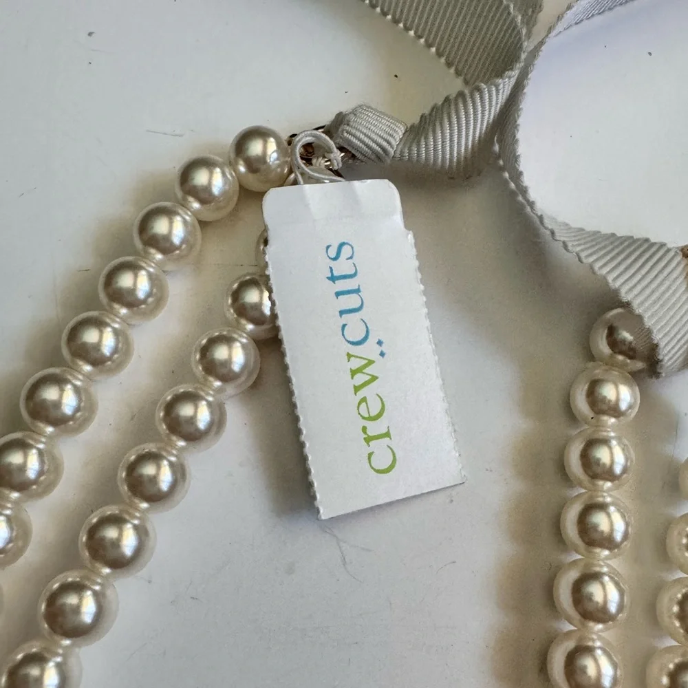 Crew cut double layered pearl ribbon tie